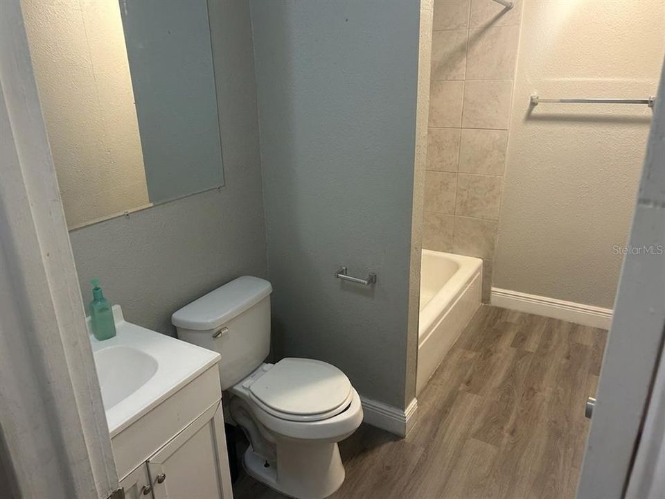 На продажу: $189,900 (3 спален, 2 ванн, 1107 Квадратных фут)