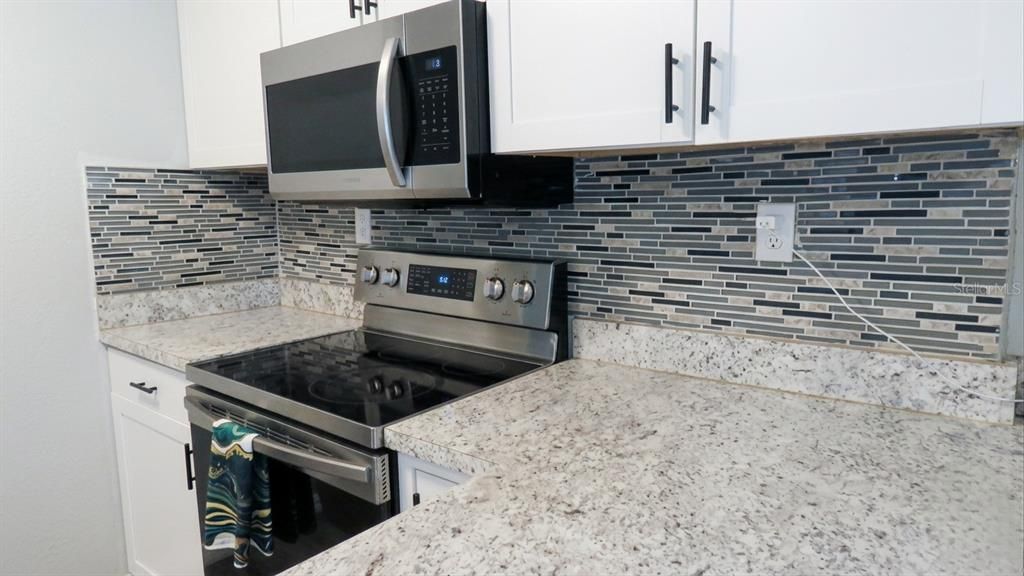 На продажу: $189,900 (3 спален, 2 ванн, 1107 Квадратных фут)