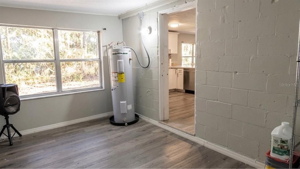 На продажу: $189,900 (3 спален, 2 ванн, 1107 Квадратных фут)