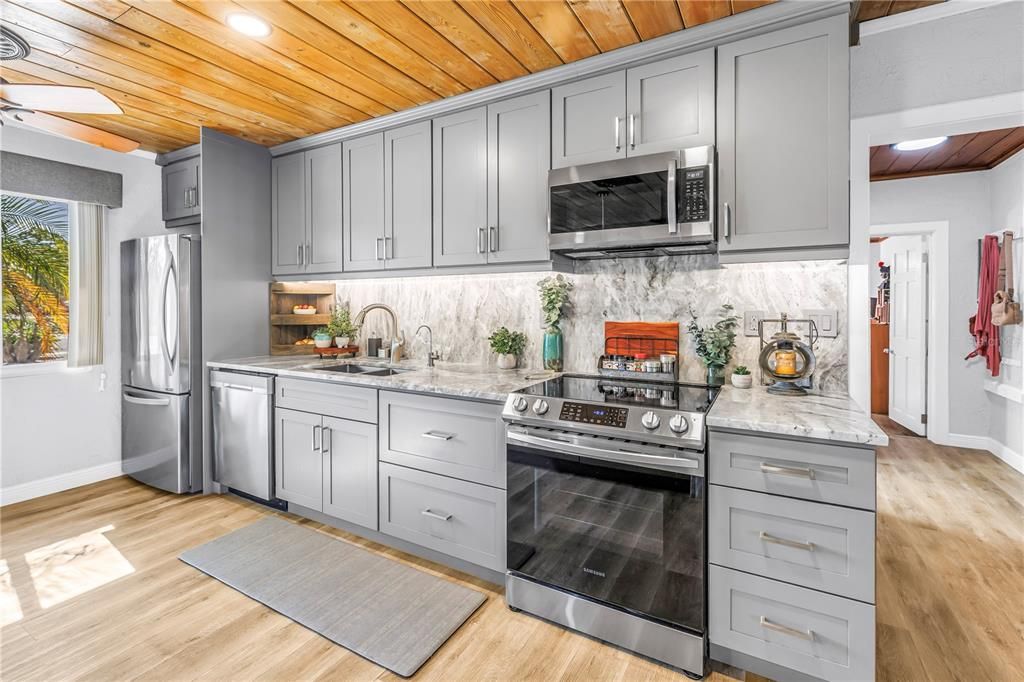 Activo con contrato: $499,990 (2 camas, 2 baños, 2052 Pies cuadrados)