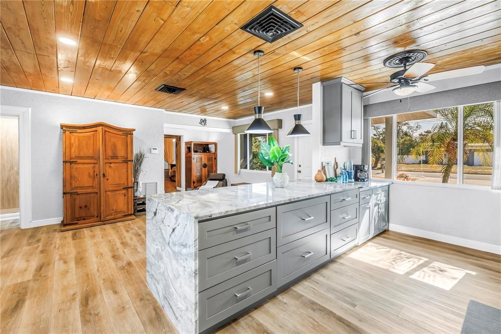 Activo con contrato: $499,990 (2 camas, 2 baños, 2052 Pies cuadrados)