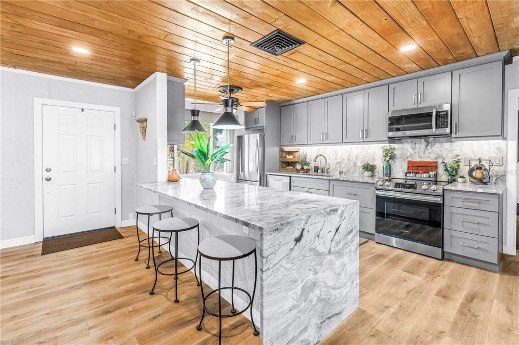 Activo con contrato: $499,990 (2 camas, 2 baños, 2052 Pies cuadrados)