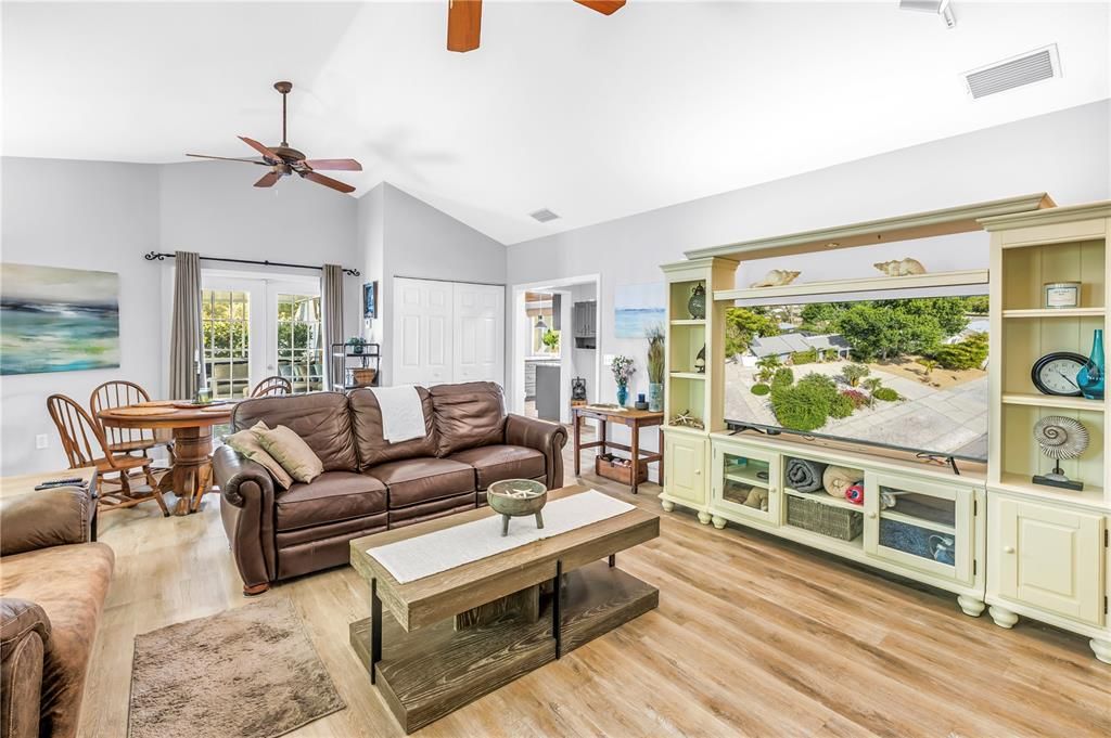 Activo con contrato: $499,990 (2 camas, 2 baños, 2052 Pies cuadrados)
