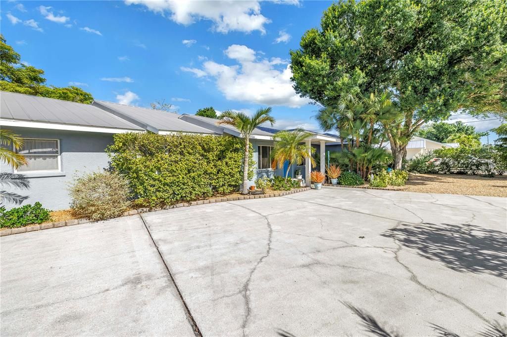 Activo con contrato: $499,990 (2 camas, 2 baños, 2052 Pies cuadrados)