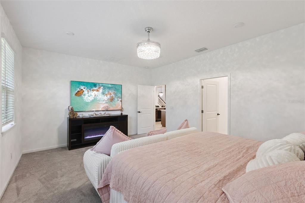 For Sale: $575,000 (4 beds, 3 baths, 3334 Square Feet)
