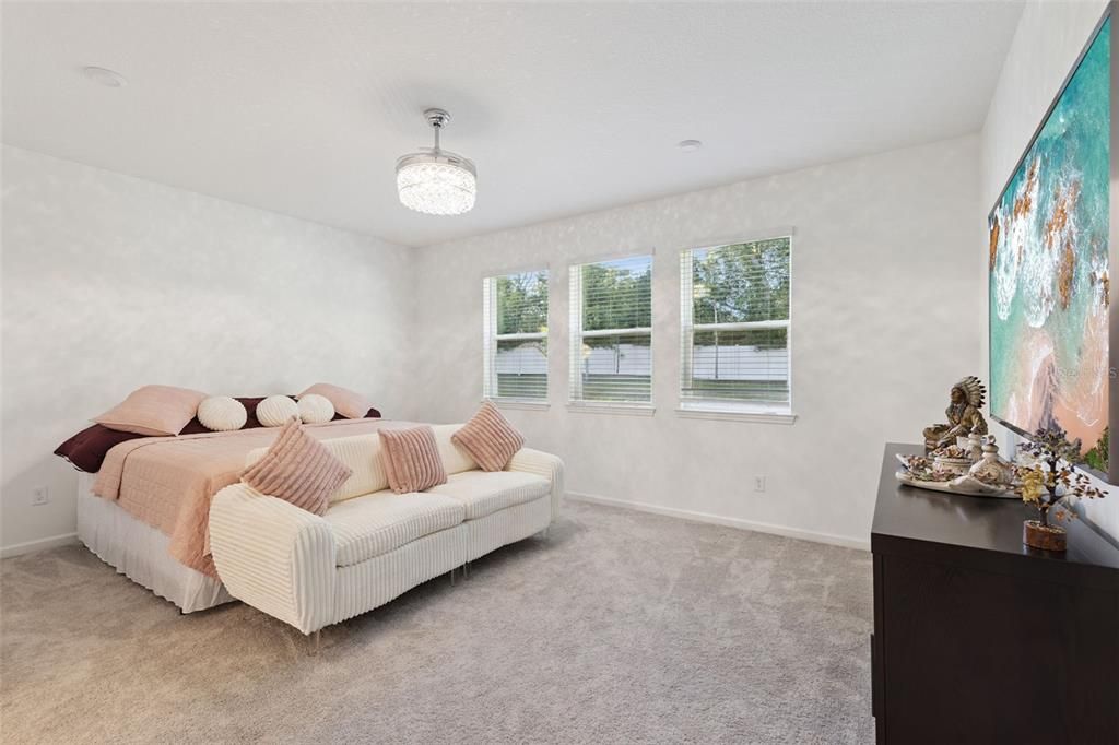 For Sale: $575,000 (4 beds, 3 baths, 3334 Square Feet)