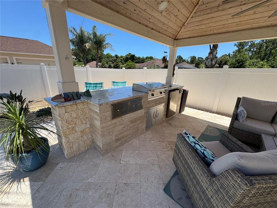 Activo con contrato: $585,900 (3 camas, 2 baños, 1818 Pies cuadrados)