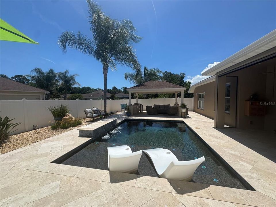 Activo con contrato: $585,900 (3 camas, 2 baños, 1818 Pies cuadrados)