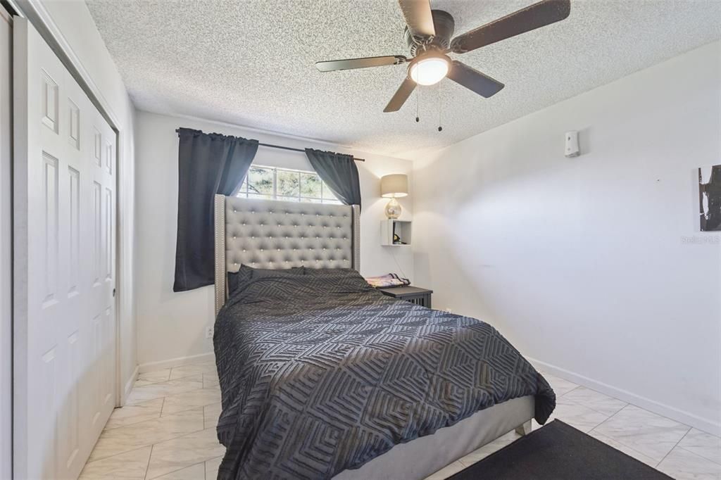 For Sale: $224,900 (2 beds, 2 baths, 1004 Square Feet)