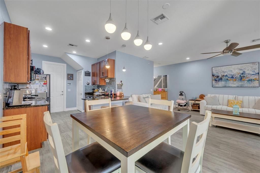 For Rent: $2,900 (4 beds, 2 baths, 1759 Square Feet)