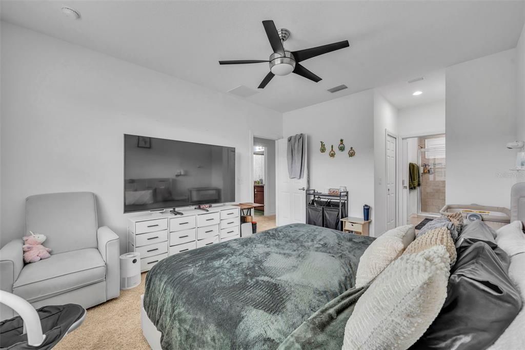For Rent: $2,900 (4 beds, 2 baths, 1759 Square Feet)