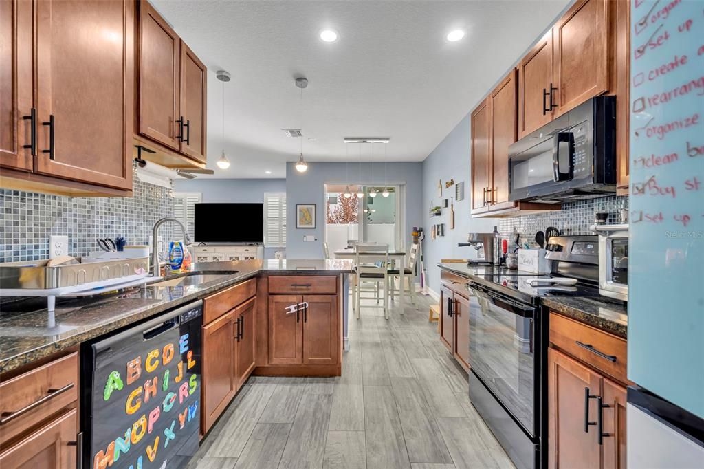 For Rent: $2,900 (4 beds, 2 baths, 1759 Square Feet)