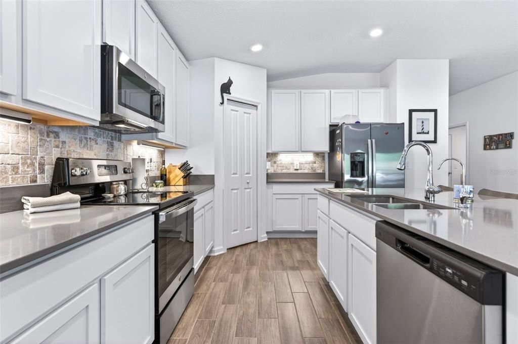 For Sale: $370,000 (4 beds, 2 baths, 1950 Square Feet)