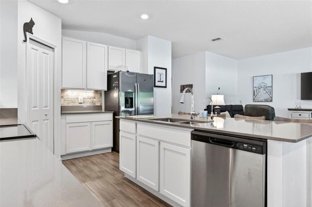 For Sale: $370,000 (4 beds, 2 baths, 1950 Square Feet)