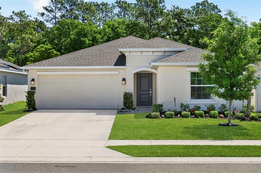 For Sale: $370,000 (4 beds, 2 baths, 1950 Square Feet)
