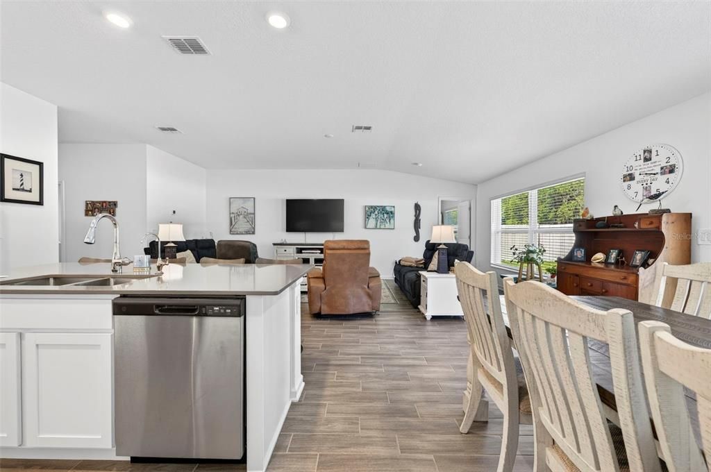 For Sale: $370,000 (4 beds, 2 baths, 1950 Square Feet)
