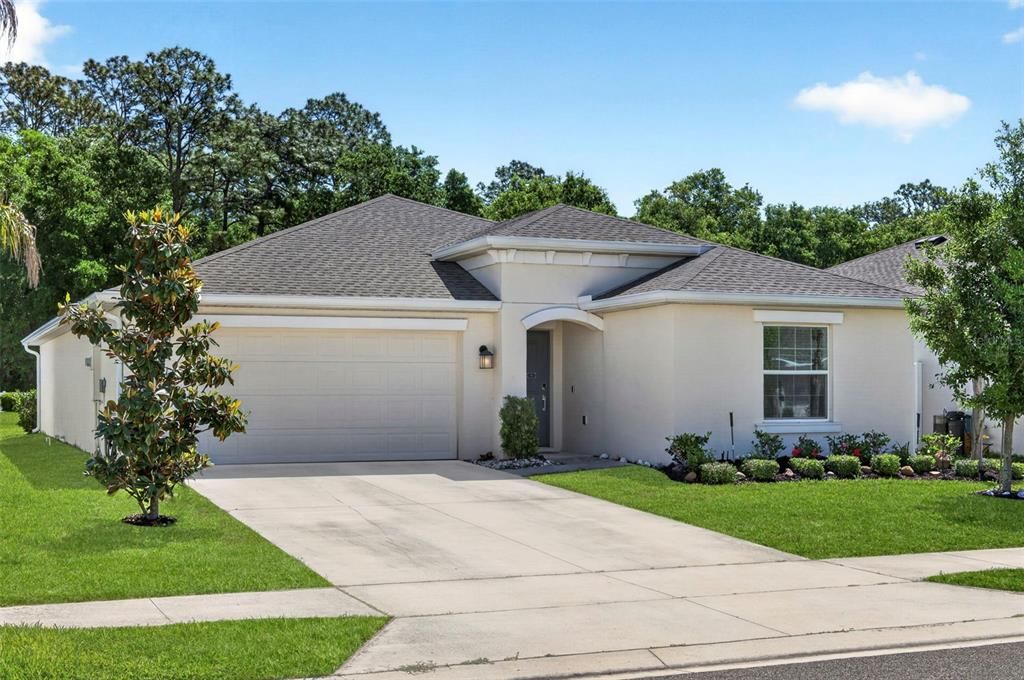 For Sale: $370,000 (4 beds, 2 baths, 1950 Square Feet)