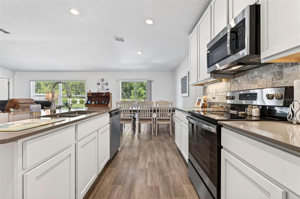 For Sale: $370,000 (4 beds, 2 baths, 1950 Square Feet)