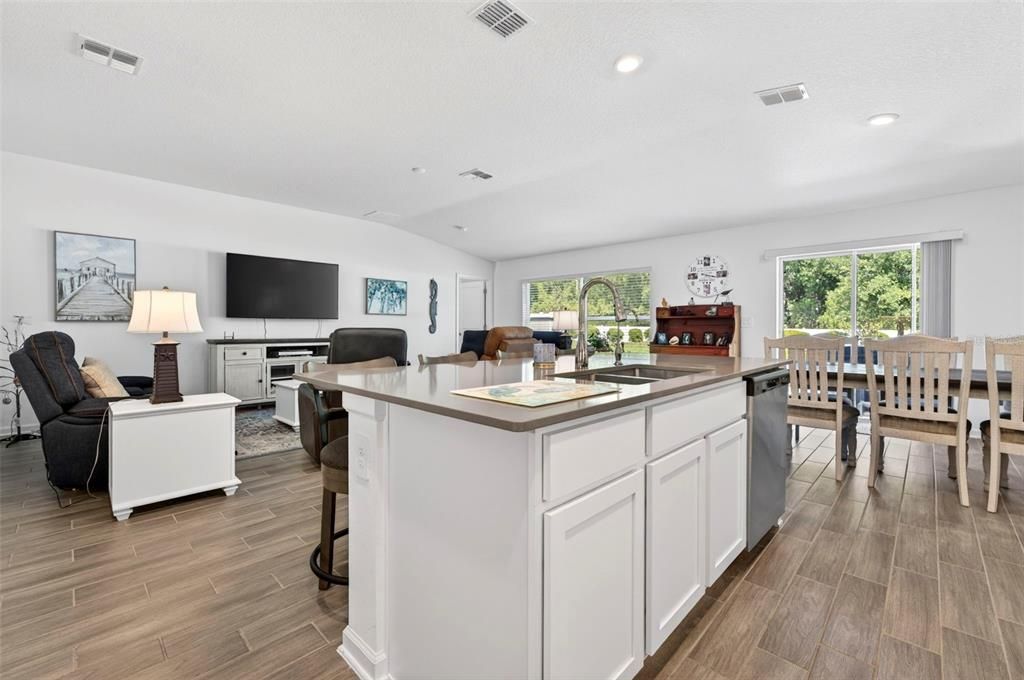 For Sale: $370,000 (4 beds, 2 baths, 1950 Square Feet)
