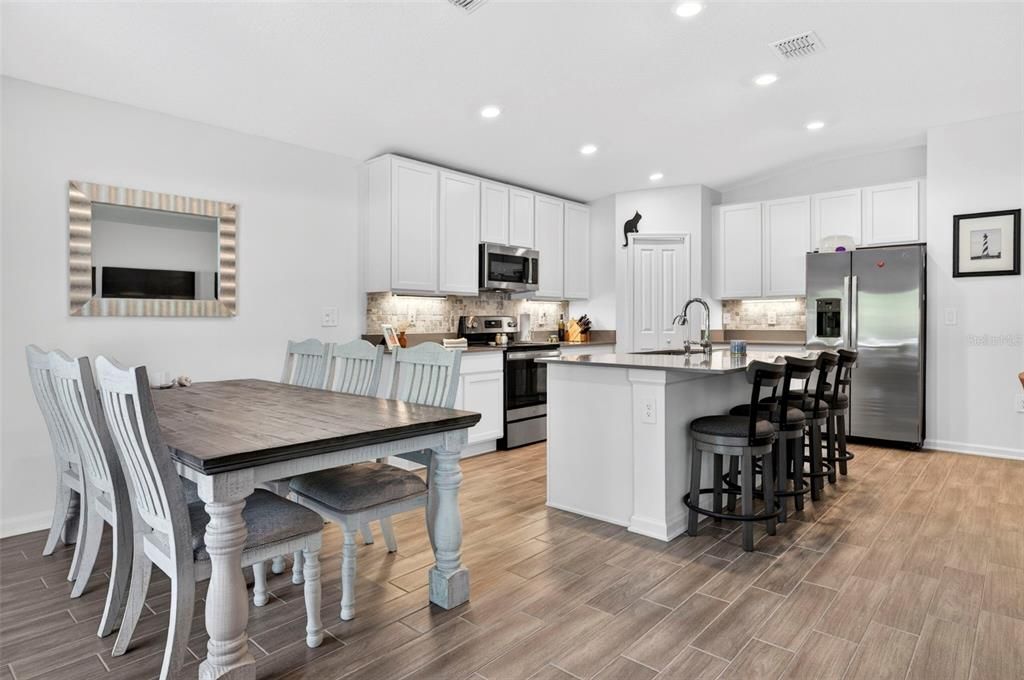 For Sale: $370,000 (4 beds, 2 baths, 1950 Square Feet)
