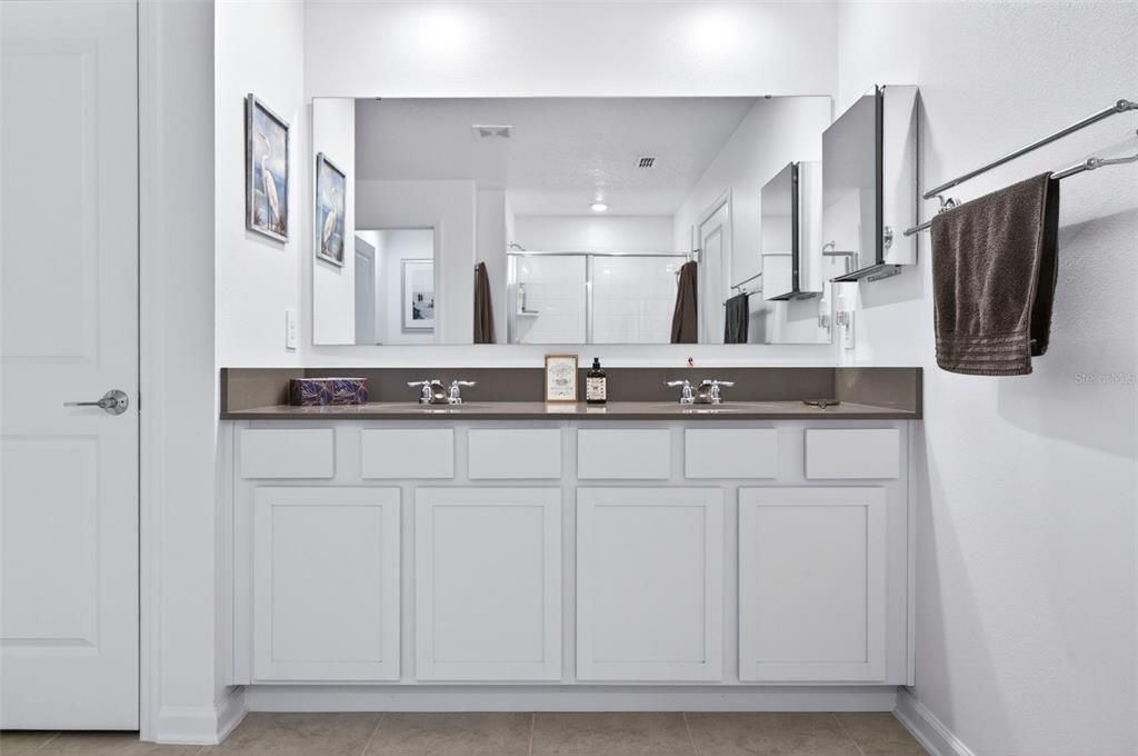 For Sale: $370,000 (4 beds, 2 baths, 1950 Square Feet)