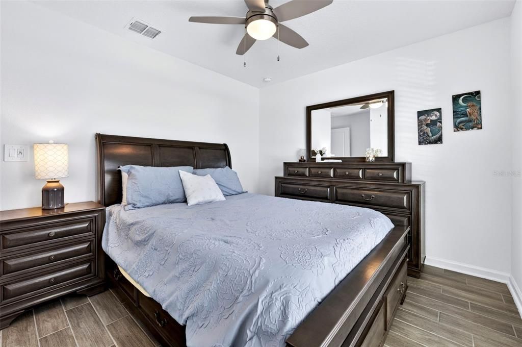 For Sale: $370,000 (4 beds, 2 baths, 1950 Square Feet)