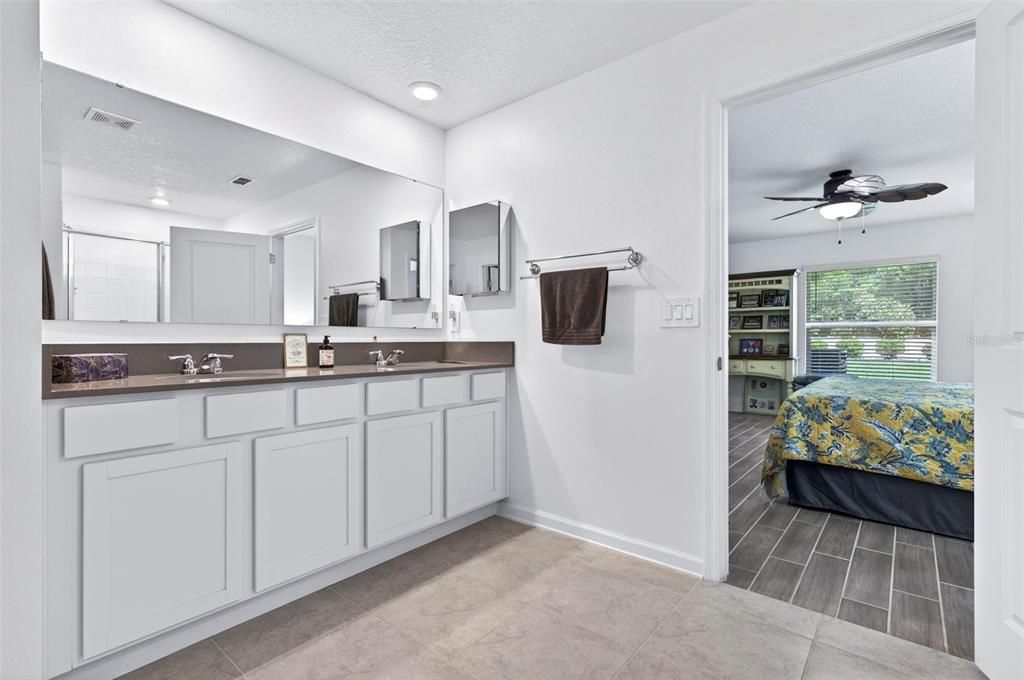 For Sale: $370,000 (4 beds, 2 baths, 1950 Square Feet)