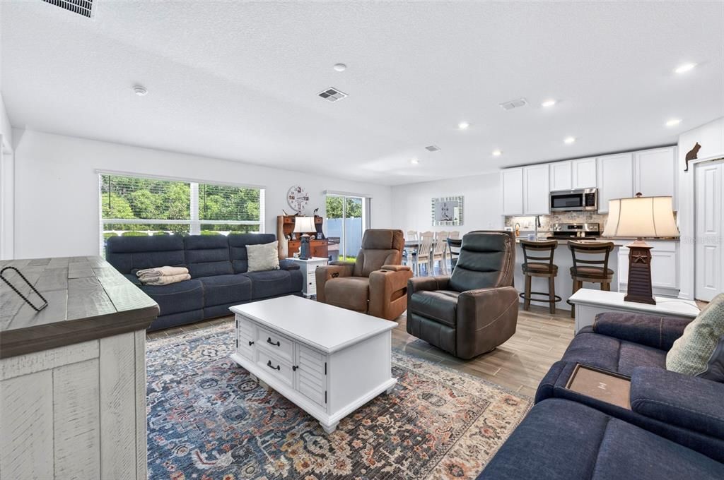 For Sale: $370,000 (4 beds, 2 baths, 1950 Square Feet)