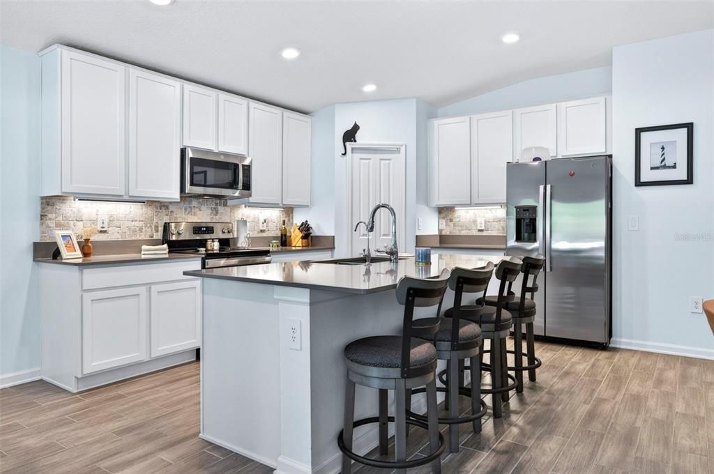 For Sale: $370,000 (4 beds, 2 baths, 1950 Square Feet)
