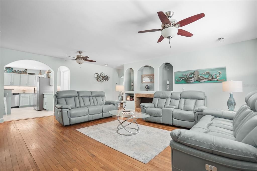 Active With Contract: $699,900 (4 beds, 3 baths, 2232 Square Feet)