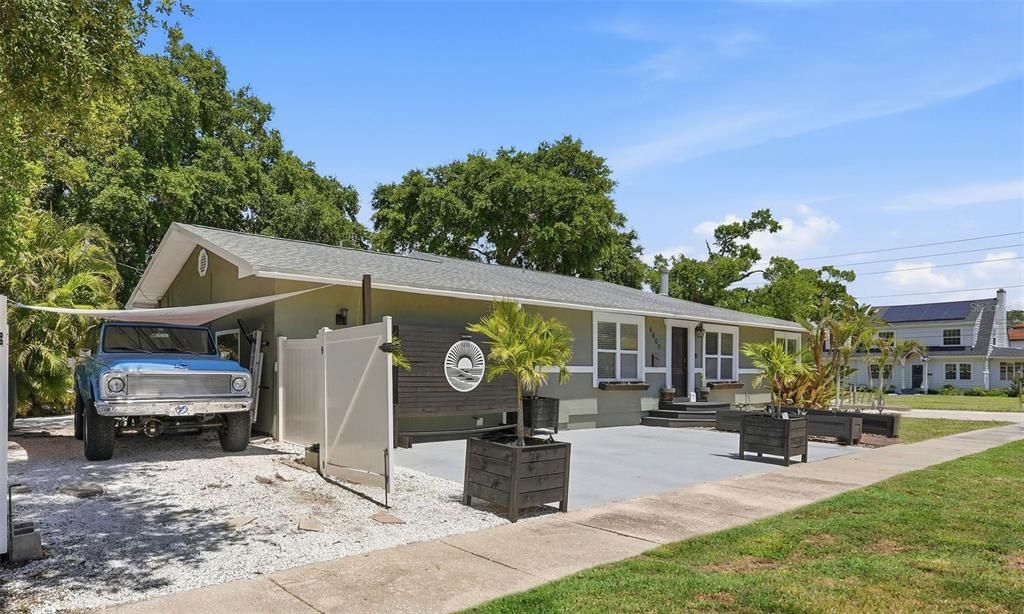 Active With Contract: $699,900 (4 beds, 3 baths, 2232 Square Feet)