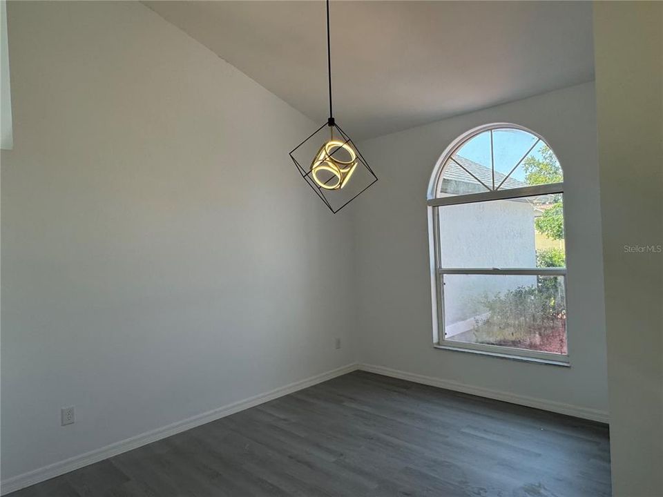 В аренду: $2,450 (4 спален, 2 ванн, 1845 Квадратных фут)