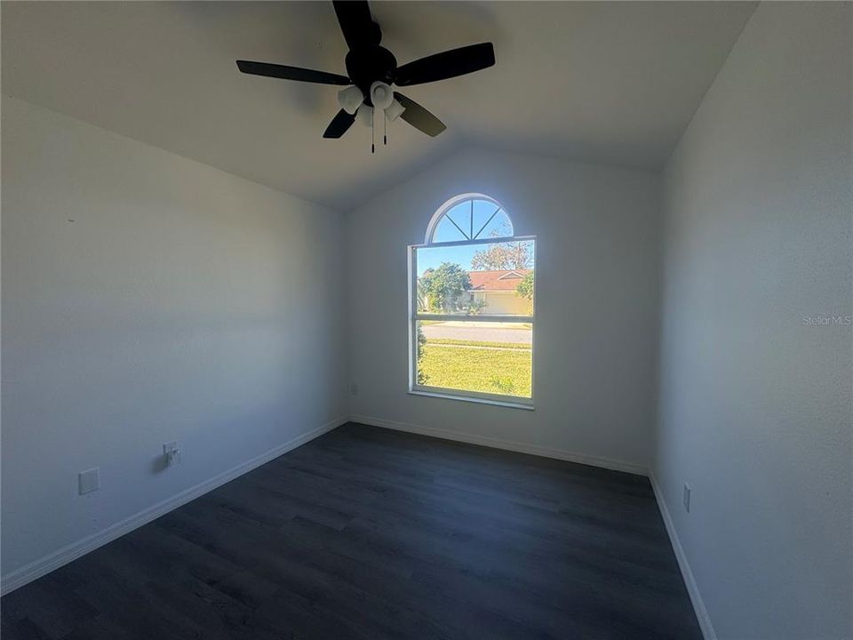 В аренду: $2,450 (4 спален, 2 ванн, 1845 Квадратных фут)