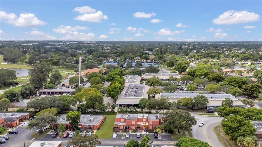Active With Contract: $405,000 (2 beds, 2 baths, 1318 Square Feet)