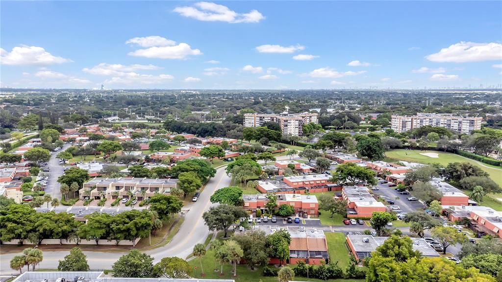 Active With Contract: $405,000 (2 beds, 2 baths, 1318 Square Feet)