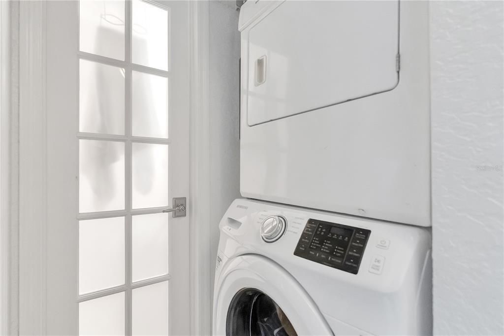 Active With Contract: $405,000 (2 beds, 2 baths, 1318 Square Feet)
