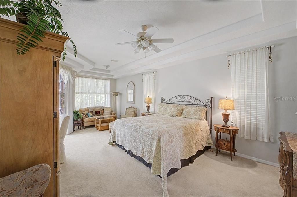 For Sale: $559,000 (3 beds, 2 baths, 2199 Square Feet)