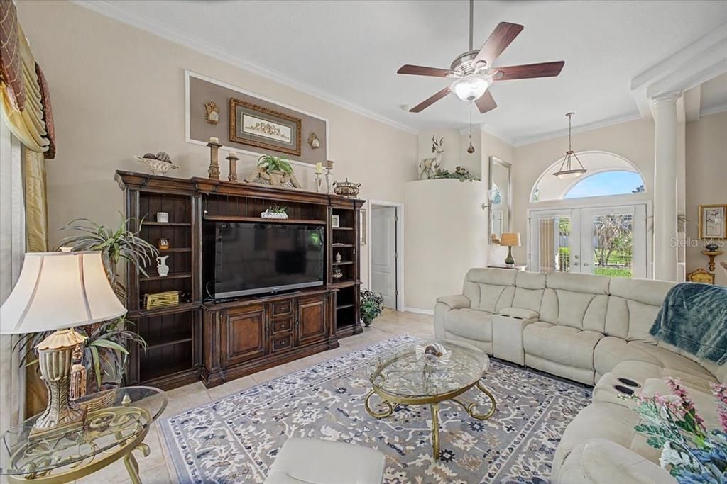 For Sale: $559,000 (3 beds, 2 baths, 2199 Square Feet)