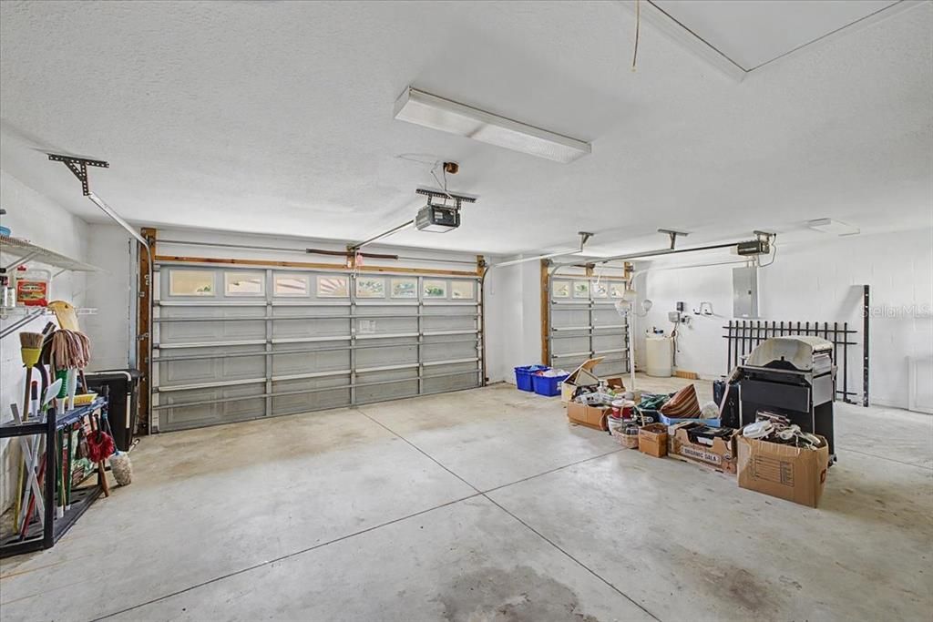 For Sale: $559,000 (3 beds, 2 baths, 2199 Square Feet)
