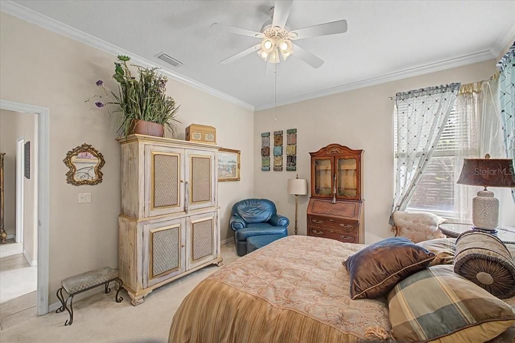 For Sale: $559,000 (3 beds, 2 baths, 2199 Square Feet)