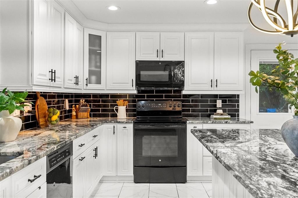 En Venta: $675,000 (3 camas, 2 baños, 2534 Pies cuadrados)