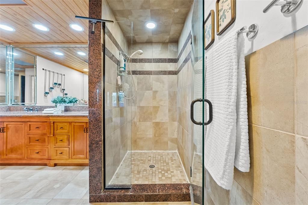 En Venta: $675,000 (3 camas, 2 baños, 2534 Pies cuadrados)