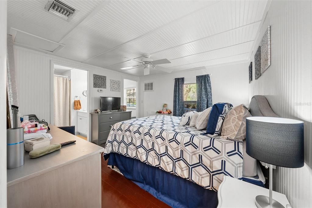 En Venta: $675,000 (3 camas, 2 baños, 2534 Pies cuadrados)
