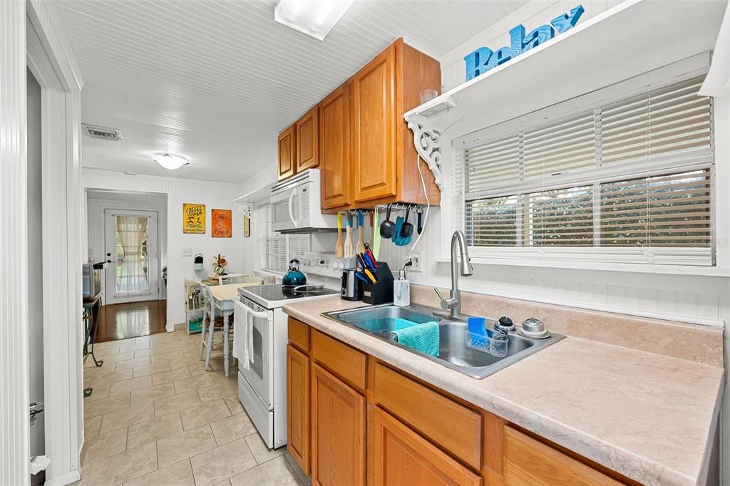 En Venta: $675,000 (3 camas, 2 baños, 2534 Pies cuadrados)