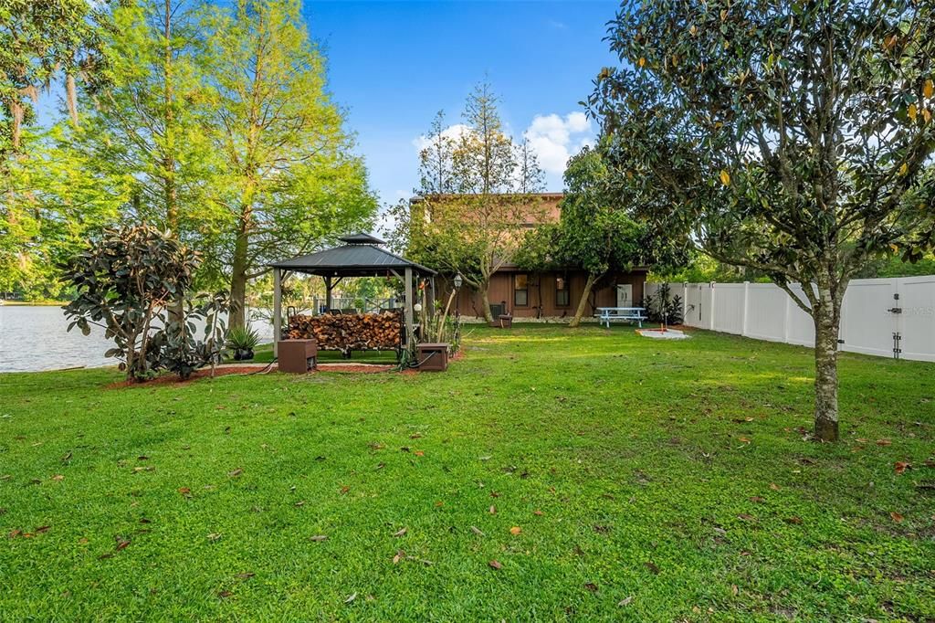 En Venta: $675,000 (3 camas, 2 baños, 2534 Pies cuadrados)