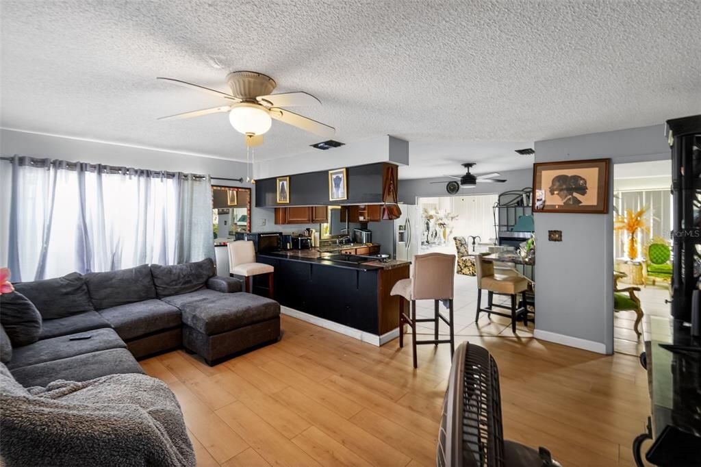 En Venta: $289,000 (3 camas, 2 baños, 2192 Pies cuadrados)