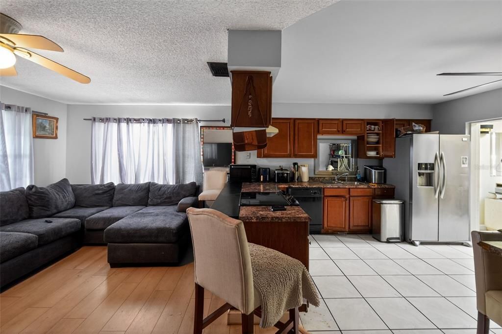 En Venta: $289,000 (3 camas, 2 baños, 2192 Pies cuadrados)