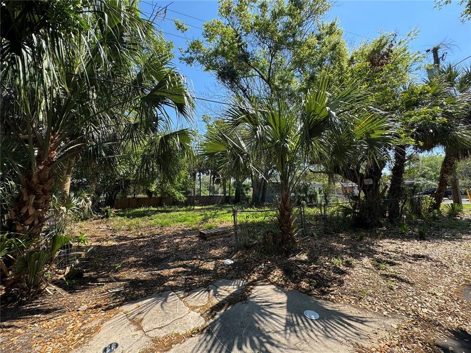 На продажу: $65,000 (0.15 acres)