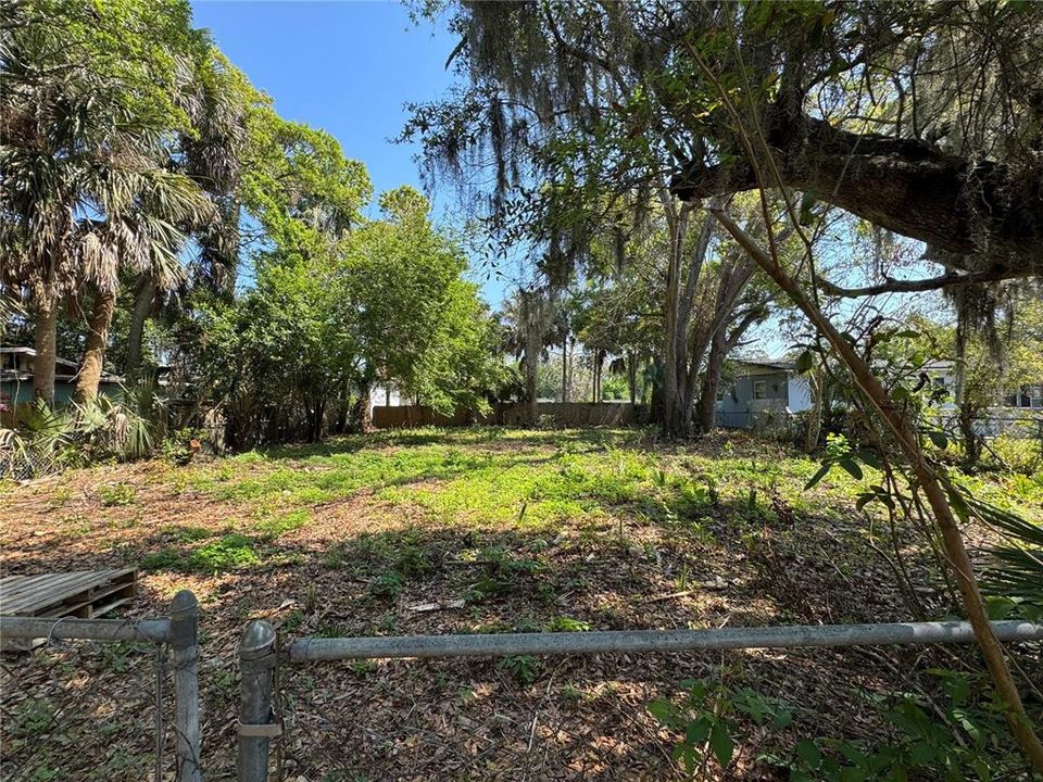 На продажу: $65,000 (0.15 acres)