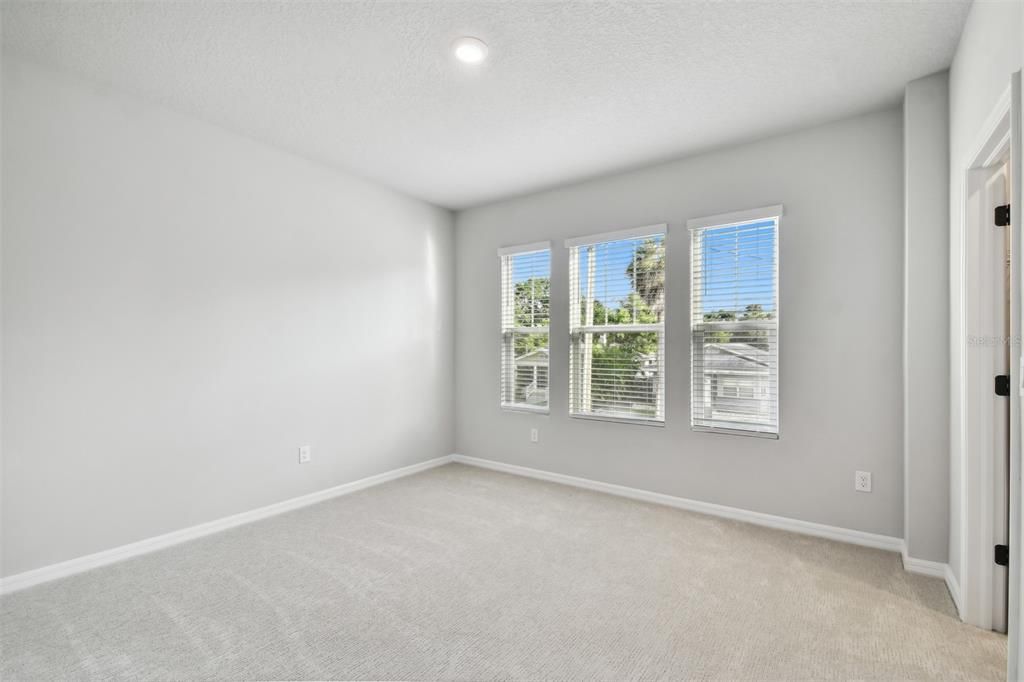 Active With Contract: $799,990 (3 beds, 2 baths, 2154 Square Feet)